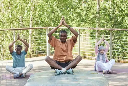 Les bénéfices de la méditation pour améliorer le bien-être des seniors