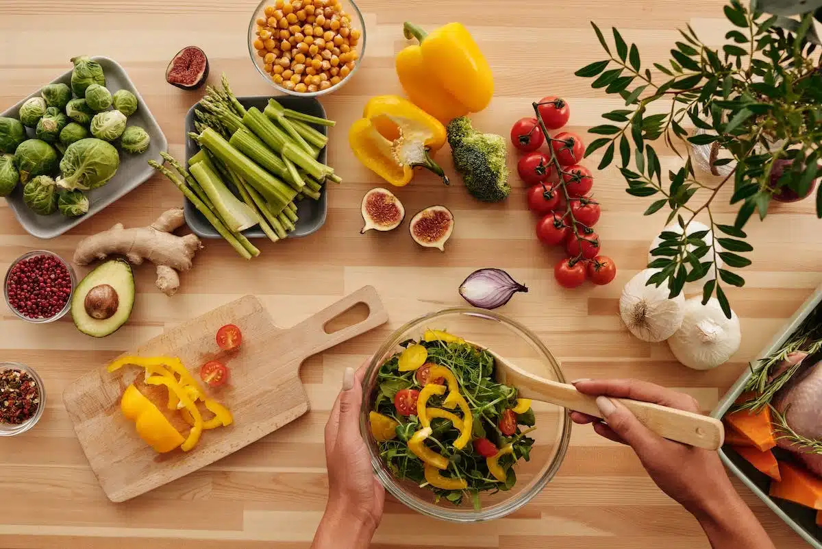 Maîtriser les fringales et éviter les écarts alimentaires : Guide pratique pour une alimentation équilibrée