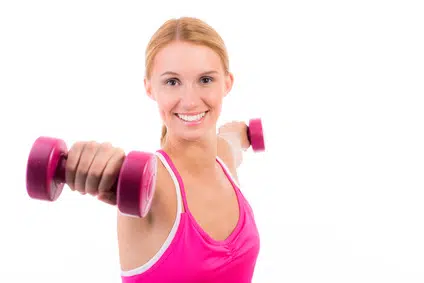Comment faire pour retendre la peau des bras ?