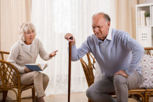 Assistance aux seniors en situation financière précaire : quelles options ?