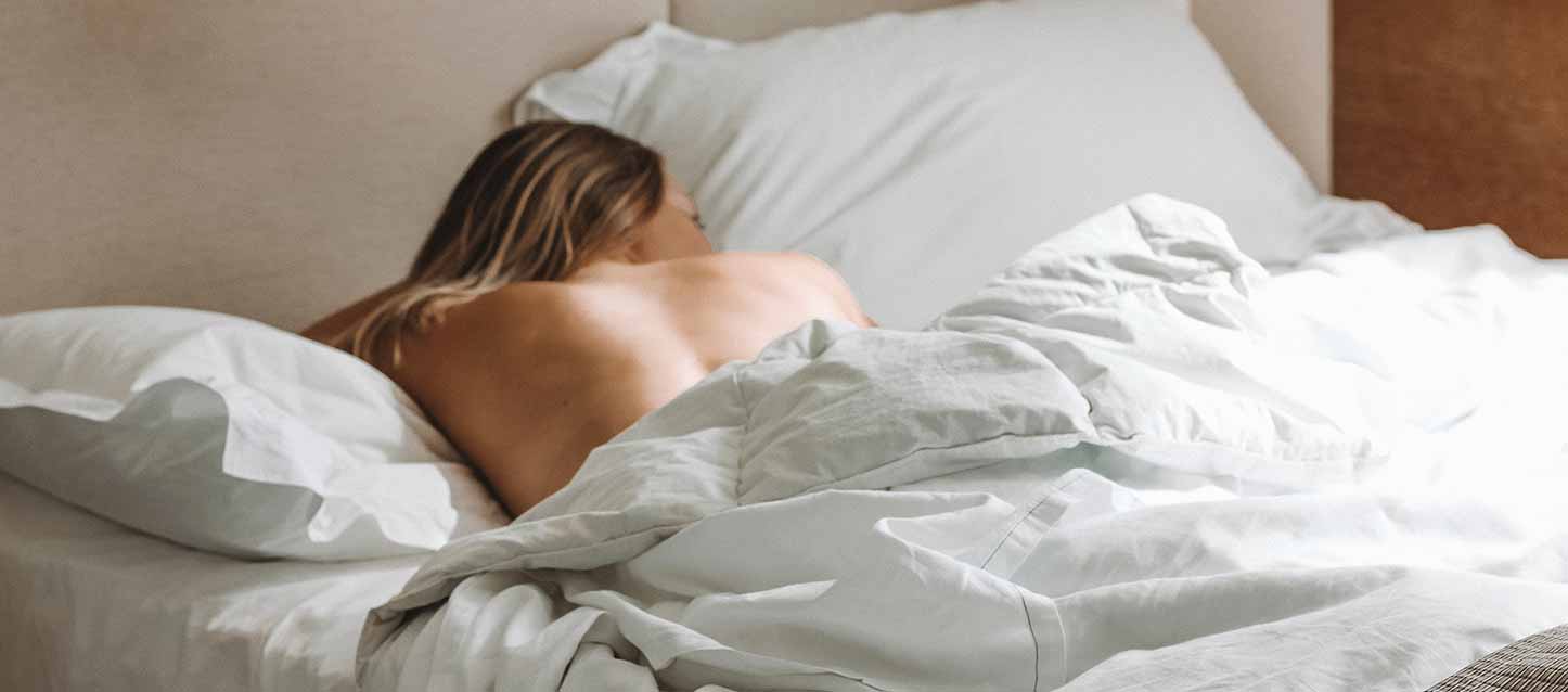 Est-ce dangereux de dormir sur le ventre pendant la grossesse ?