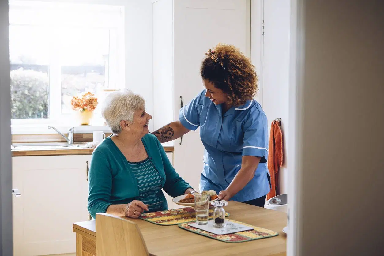 maintien à domicile senior, service d'aide à domicile